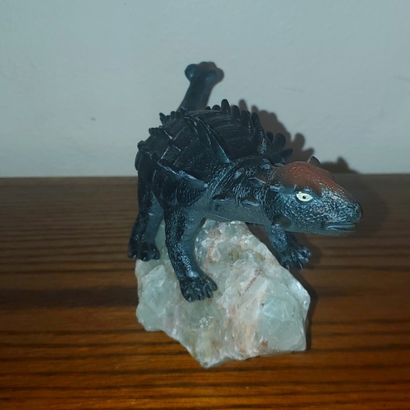 Ankylosaurus Toy Dinosaur Figure - Picture 3 of 6